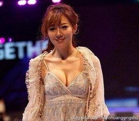 美女明星网红爆乳,网红明星的性感魅力揭秘