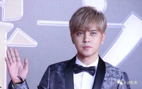 男明星网红写真照片,揭秘男明星网红写真背后的时尚风采