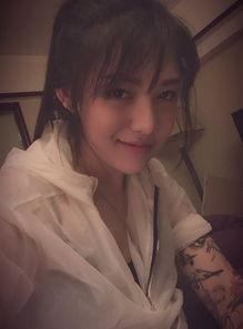 半甲纹身明星网红图片女,网红女生的独特时尚风采