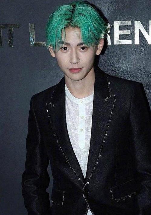 明星网红同框迪奥图片,明星网红齐聚迪奥，时尚盛宴精彩瞬间