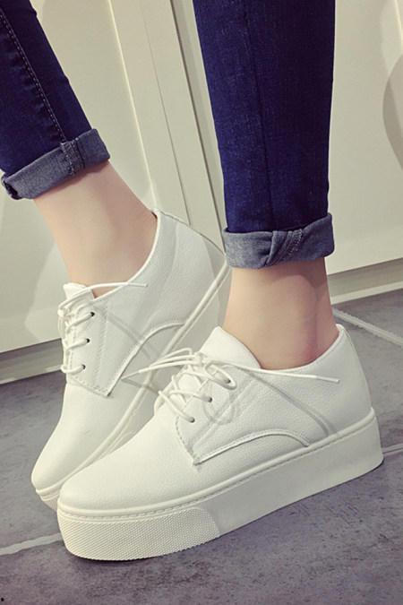 护士鞋明星网红低帮,网红追捧！护士鞋明星低帮风潮席卷时尚界